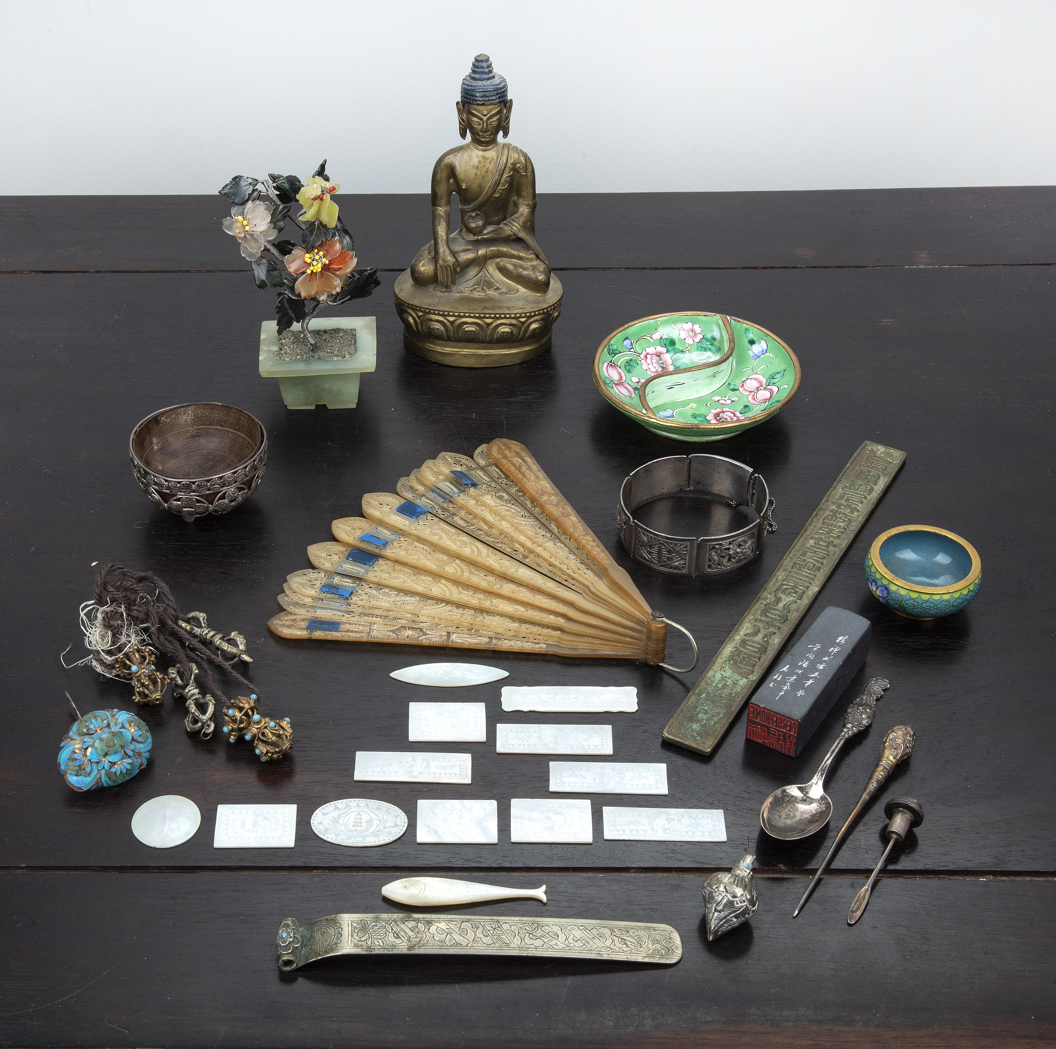 Appraisal: Group of piecesChinese to include a seated metal buddha cm