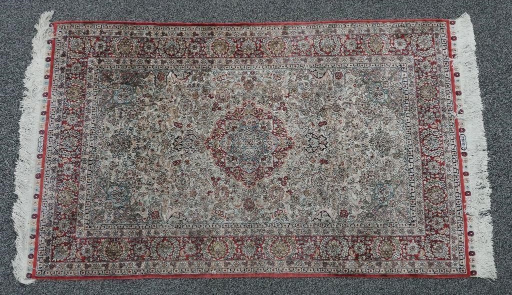 Appraisal: SIGNED PERSIAN ISFAHAN HAND KNOTTED RUGPersian Isfahan rug signed on