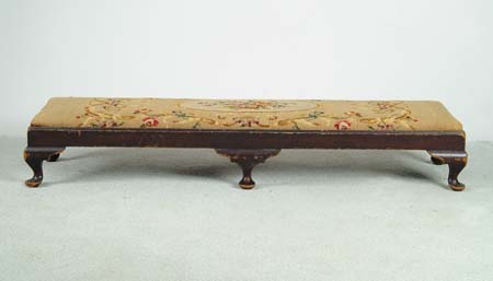 Appraisal: QUEEN ANNE STYLE NEEDLEPOINT TOP FIREPLACE BENCH Six short bandy