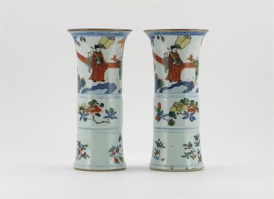 Appraisal: A pair of Chinese wucai cylindrical vases painted with officials