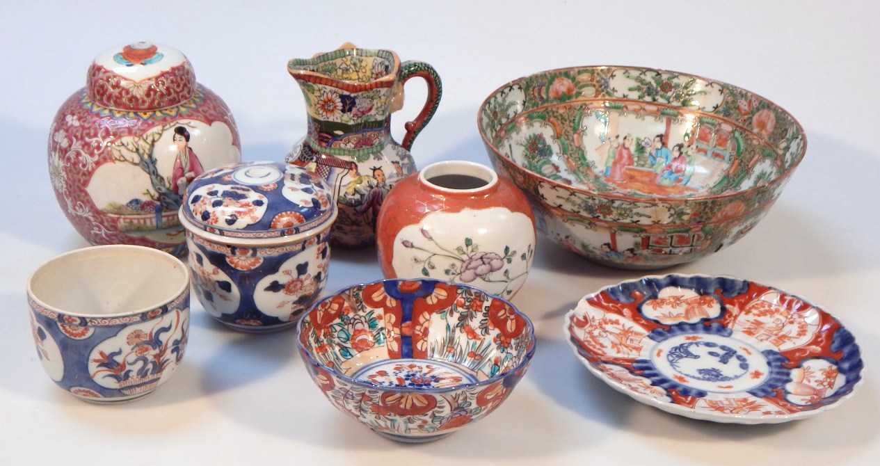 Appraisal: Various oriental china and ceramics to include a matched pair