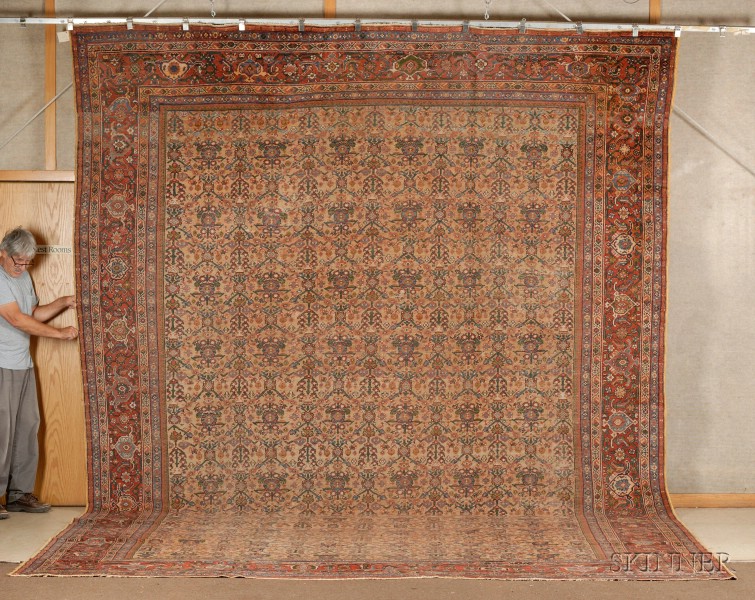 Appraisal: Mahal Carpet West Persia last quarter th century cut even