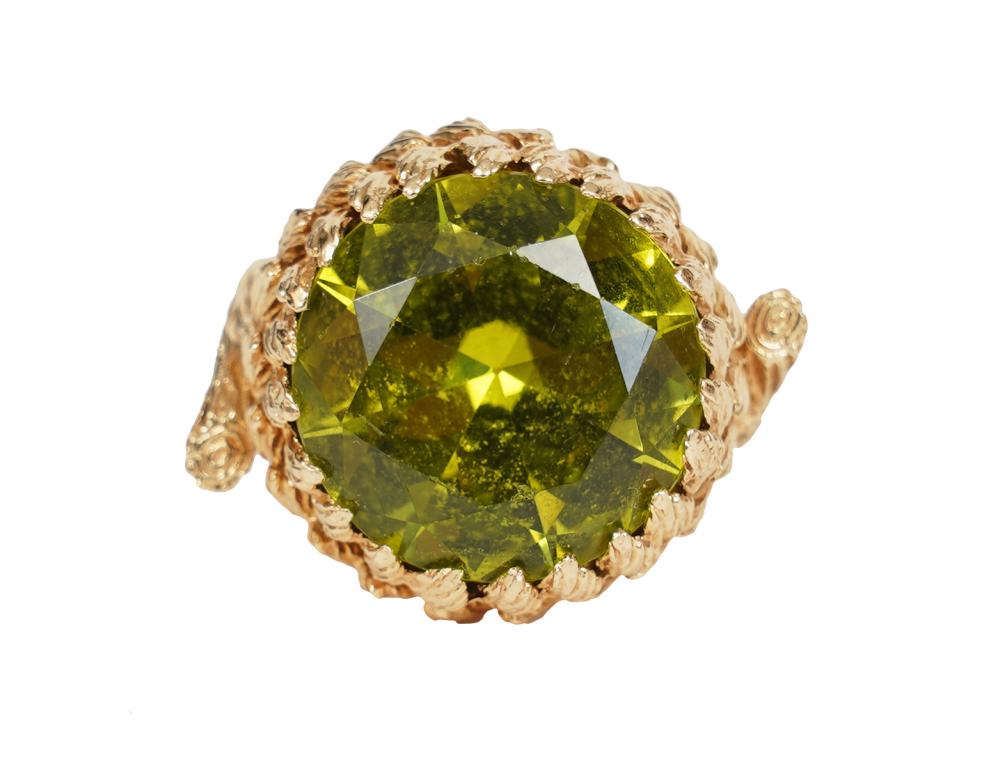 Appraisal: SIGNED KT GOLD PERIDOT RINGSigned kt yellow gold Peridot ring