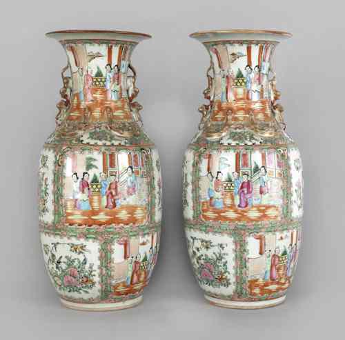 Appraisal: Pair of Chinese export rose medallion vases th c with