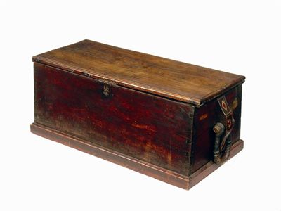 Appraisal: A teak seaman's chest the hinged lid painted a three