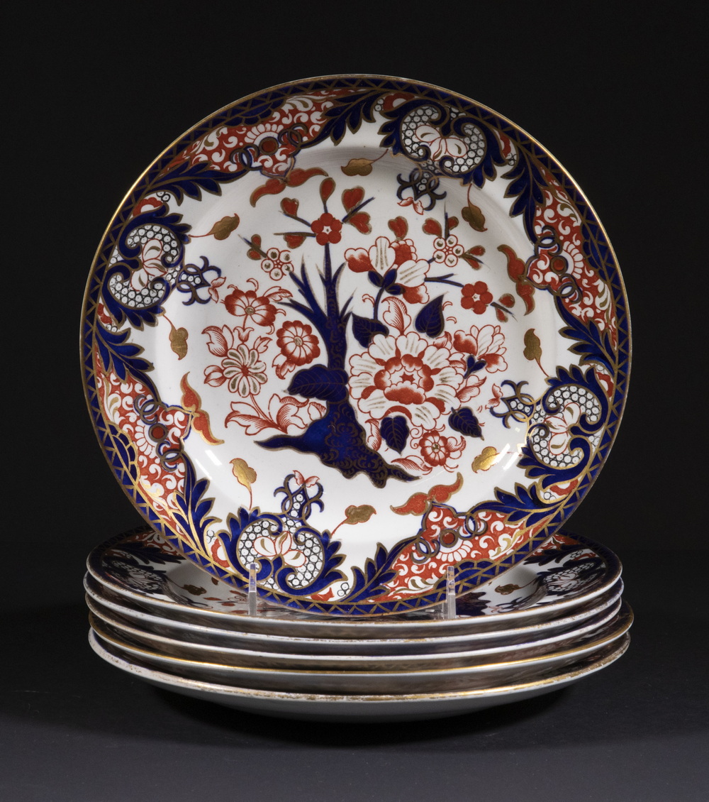 Appraisal: ROYAL CROWN DERBY IMARI KINGS PATTERN PLATES Set of Late