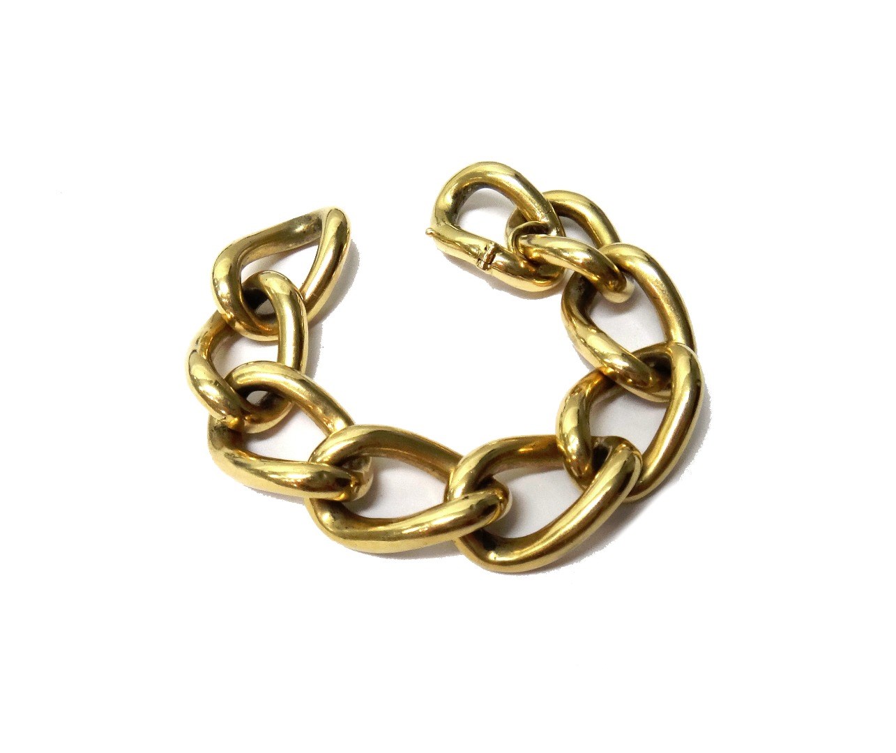 Appraisal: A Tiffany gold bracelet in a large curb link design