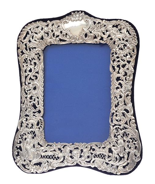 Appraisal: AN ANTIQUE SILVER PHOTO FRAME