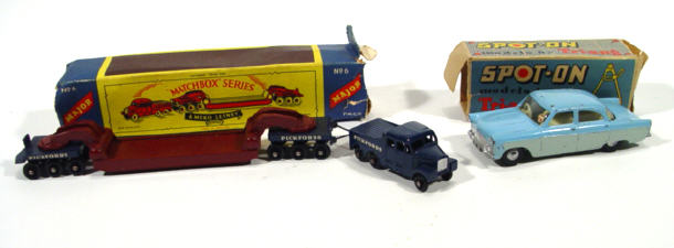 Appraisal: Boxed Traing Spot On Ford Zodiac and Matchbox series Major