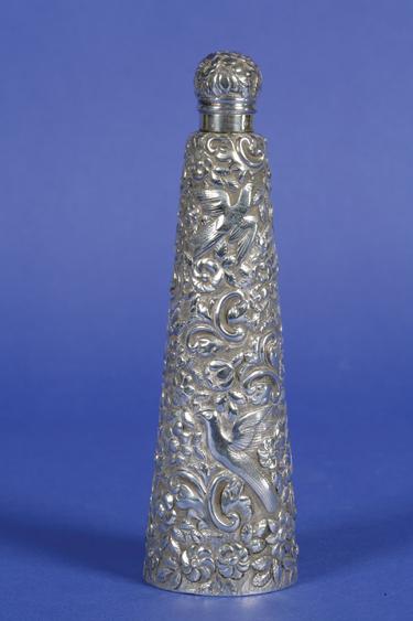 Appraisal: A VICTORIAN SCENT FLASK of tapering cylindrical form the body