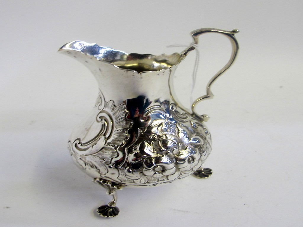 Appraisal: Victorian silver cream mug London