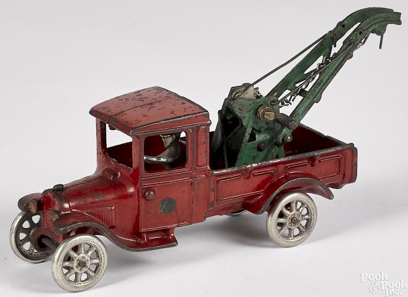 Appraisal: Arcade cast iron Model T Weaver wrecker truck Arcade cast