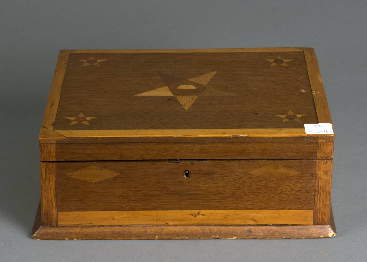 Appraisal: SAILOR MADE INLAID HARDWOOD BOX WITH STAR AND DIAMOND INLAY