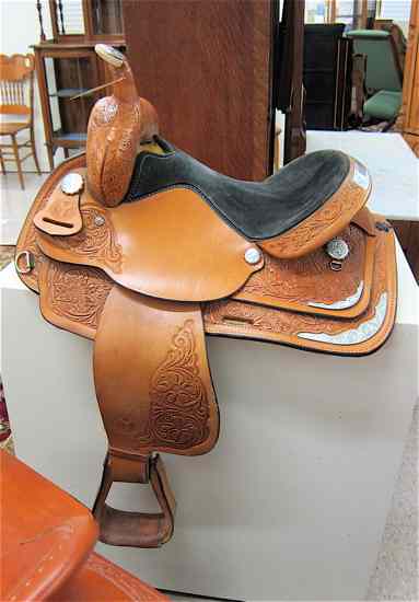 Appraisal: LEATHER HORSE SADDLE Circle Y Brand Yoakum Texas a tooled