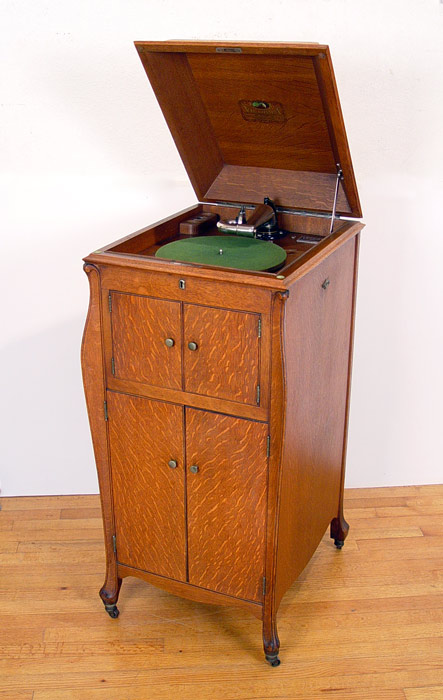 Appraisal: GOLDEN OAK VICTOR VICTROLA VV XI PHONOGRAPH VV XI model