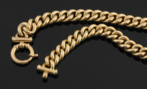 Appraisal: A gold necklace The ct gold curb link chain having