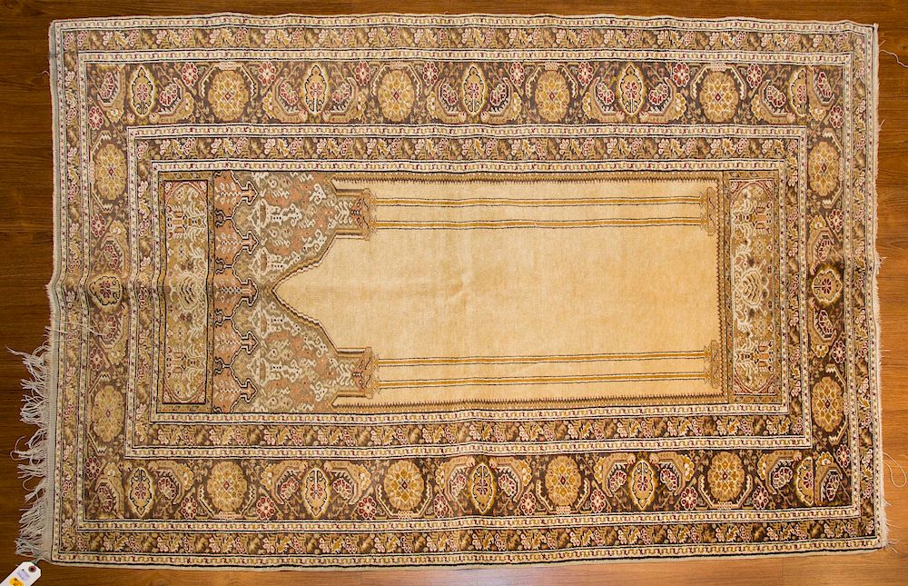 Appraisal: Turkish Kayseri Prayer Rug x hand knotted Condition Appears unused