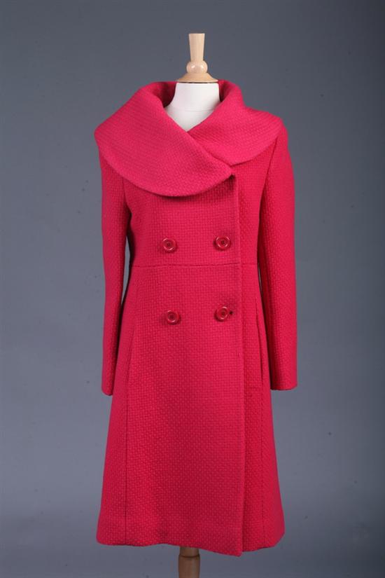 Appraisal: SEARLE MAGENTA WOOL COAT Full-length wide collar double-breasted