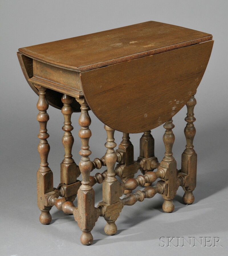 Appraisal: English Oak Gate-leg Table th century of typical form with