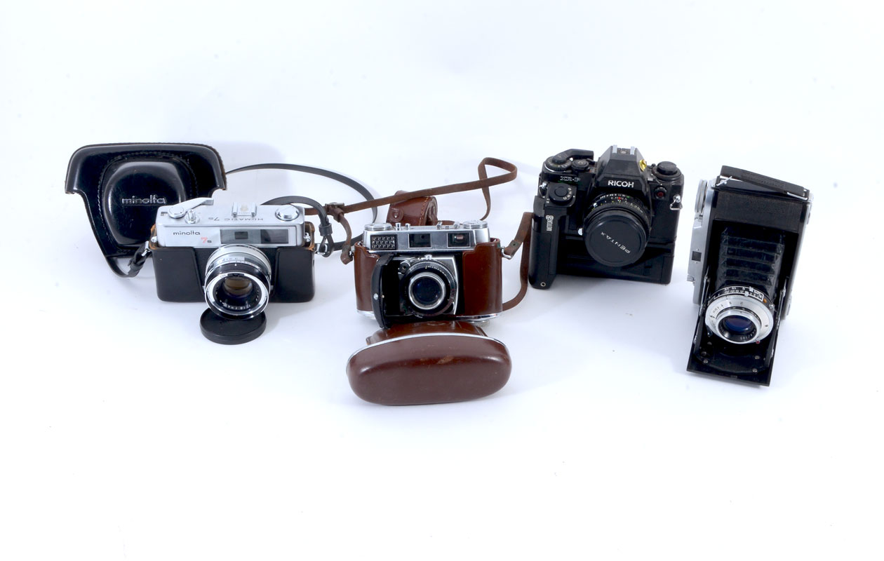 Appraisal: COLLECTION OF CAMERAS TO INCLUDE VOIGTLANDER Estate collection of cameras