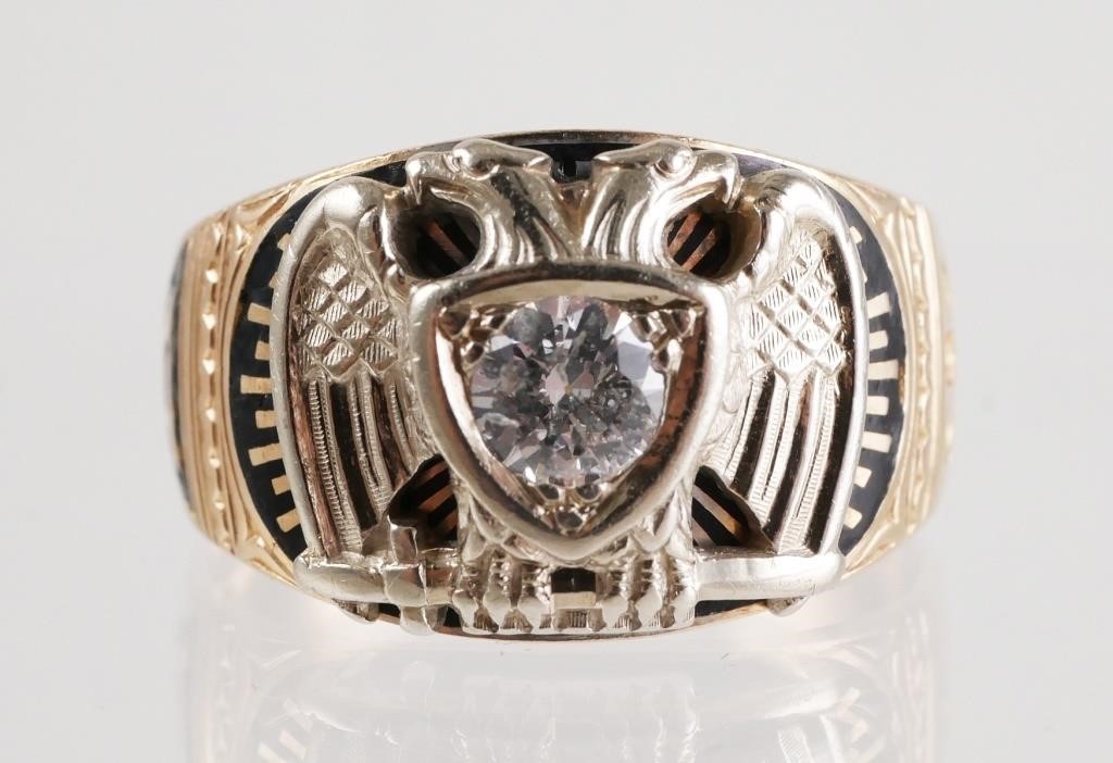 Appraisal: Vintage nd Degree Mason ring with carat about -point diamond