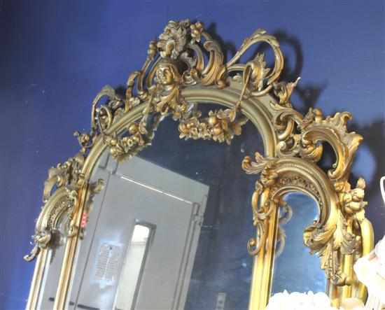 Appraisal: A fine quality gilt wood overmantel mirror Maker's lable for