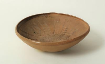 Appraisal: A Changsha shallow pouring bowl th Century the interior with