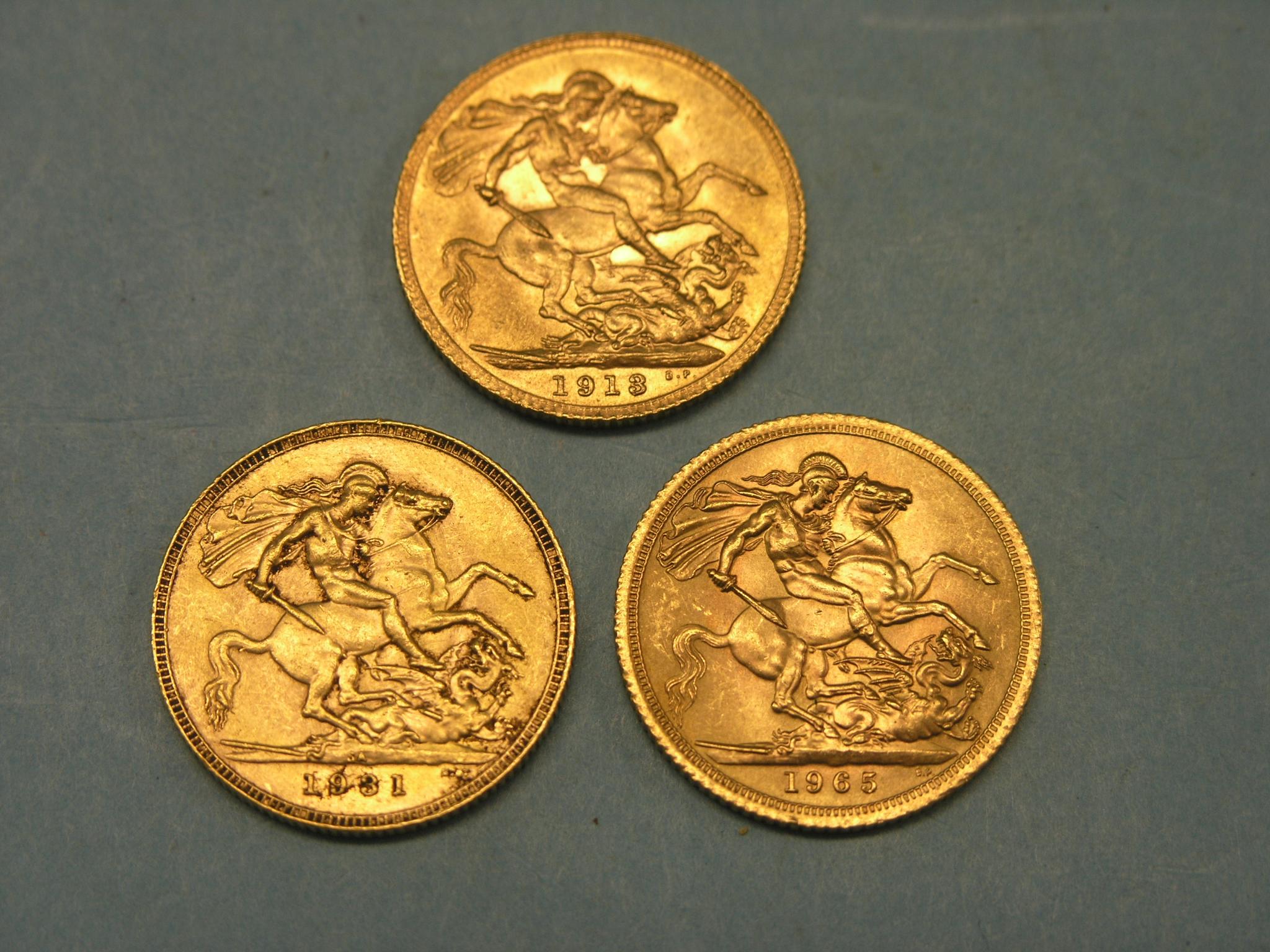 Appraisal: Three gold Sovereigns includes Pretoria South Africa mint