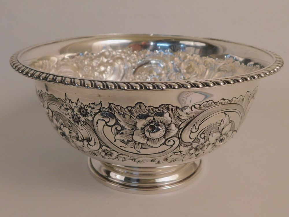 Appraisal: REED BARTON STERLING BOWL Sterling silver repousse center bowl hallmark