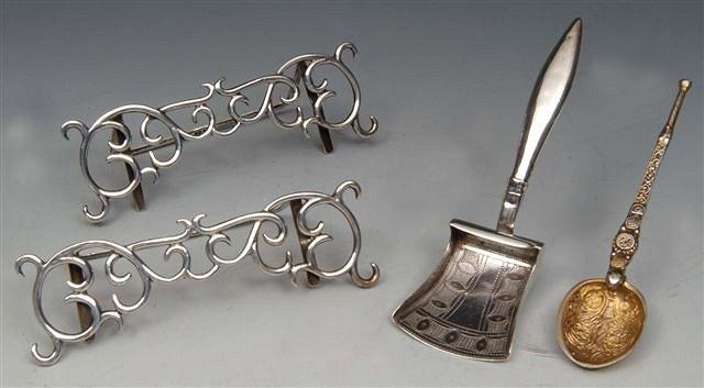 Appraisal: A PAIR OF SILVER SCROLL MENU or card holders a