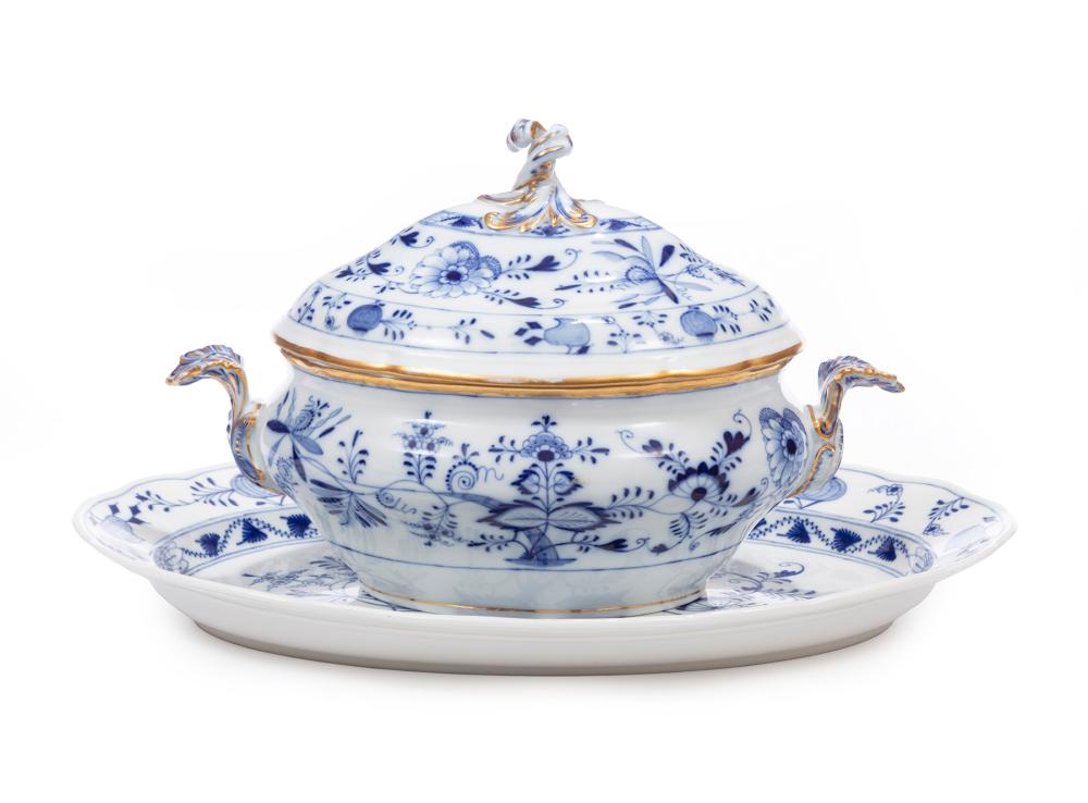 Appraisal: MEISSEN BLUE ONION PORCELAIN TUREEN AND PLATTERMeissen Blue Onion Porcelain