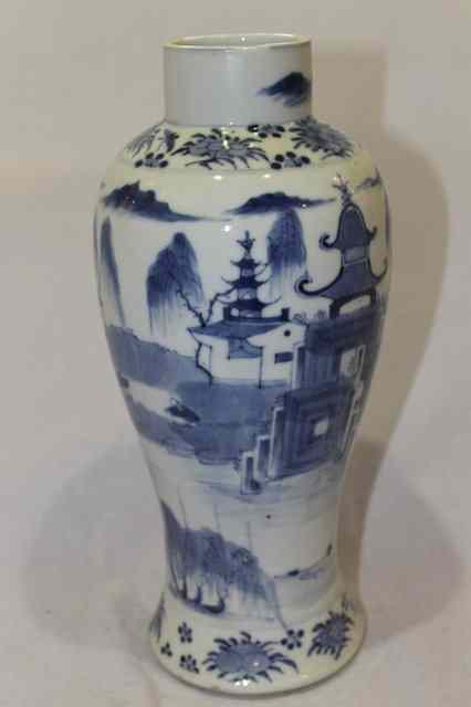 Appraisal: A CHINESE BLUE AND WHITE EXPORT BALUSTER VASE decorated with