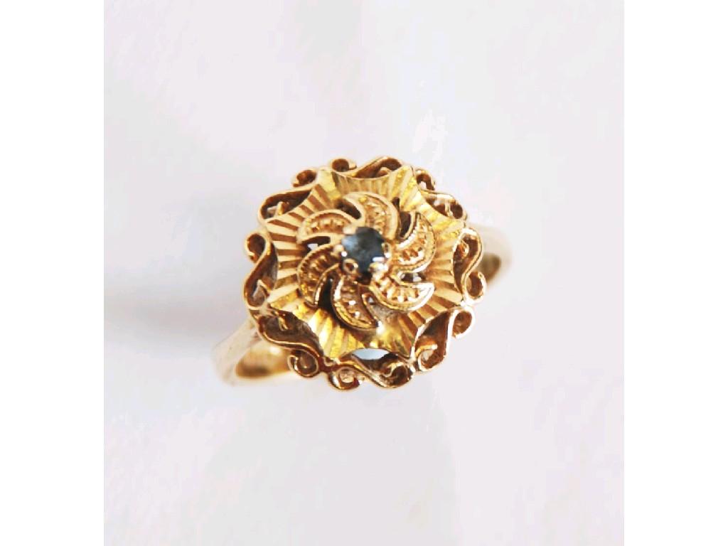 Appraisal: CT GOLD RING the whorl pattern top set with a