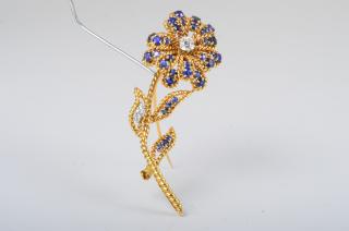 Appraisal: VCA Gold Sapphire Diamond Pin VCA sapphire diamond flower pin