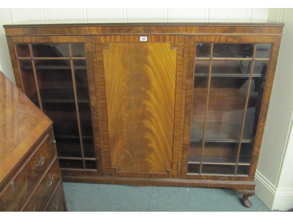 Appraisal: Mahogany bookcase display cabinet