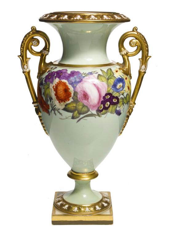 Appraisal: A FLIGHT BARR AND BARR VASE of shield shape with