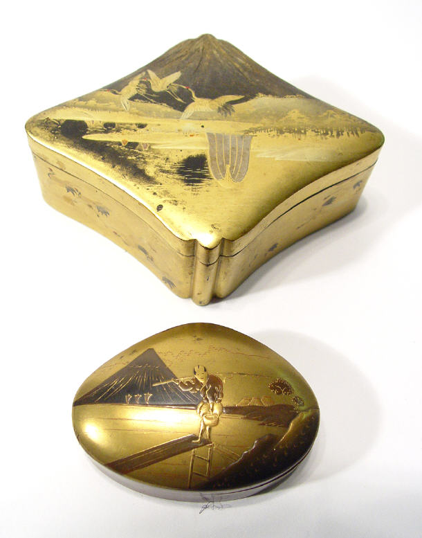 Appraisal: Diamond shaped Japanese lacquer box and cover carved with Mount