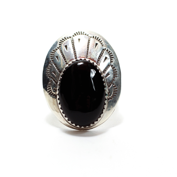 Appraisal: Vintage Native American Navajo Indian sterling silver ring with black