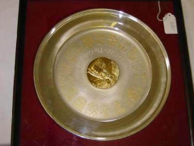 Appraisal: A COMMEMORATIVE PLATE issued by the College of Arms for