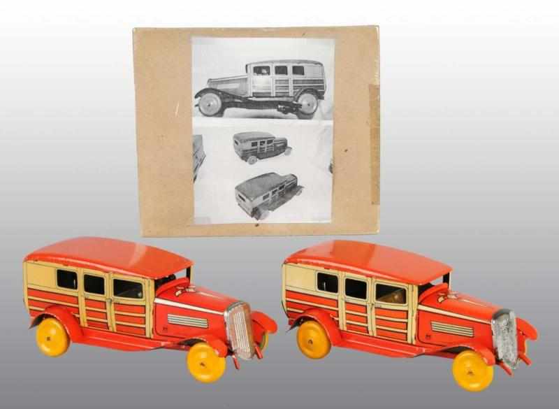 Appraisal: Lot of Tin Litho Station Wagon Wind-Up Toys Description Argentinian