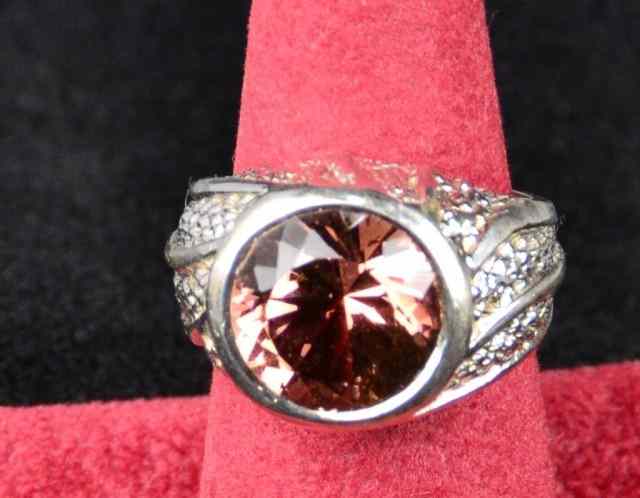 Appraisal: LADIES PINK TOURMALINE K WHITE GOLD RINGBeautiful carat tourmaline stone