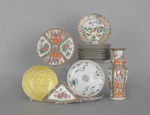 Appraisal: Collection of Chinese export porcelain to include twelve famille verte