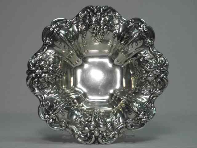 Appraisal: Reed and Barton sterling silver dish in the ''Francis I''