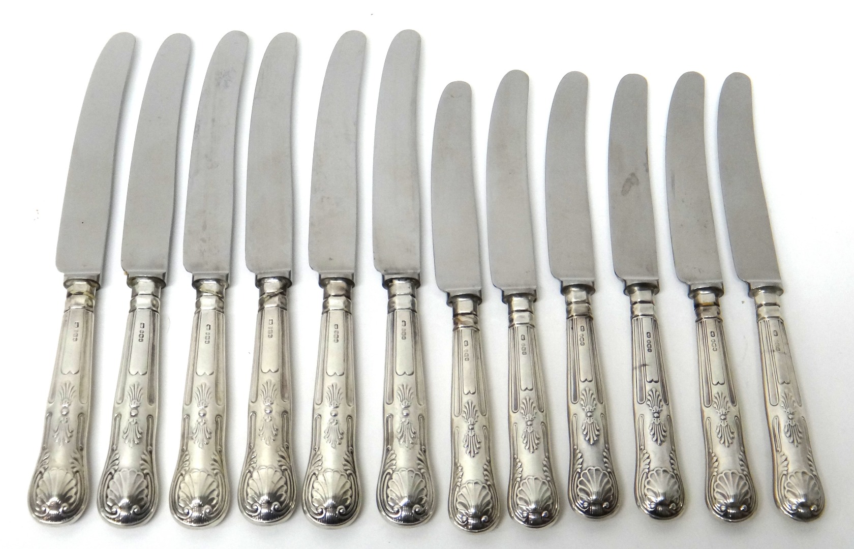 Appraisal: A set of six steel bladed table knives with King's