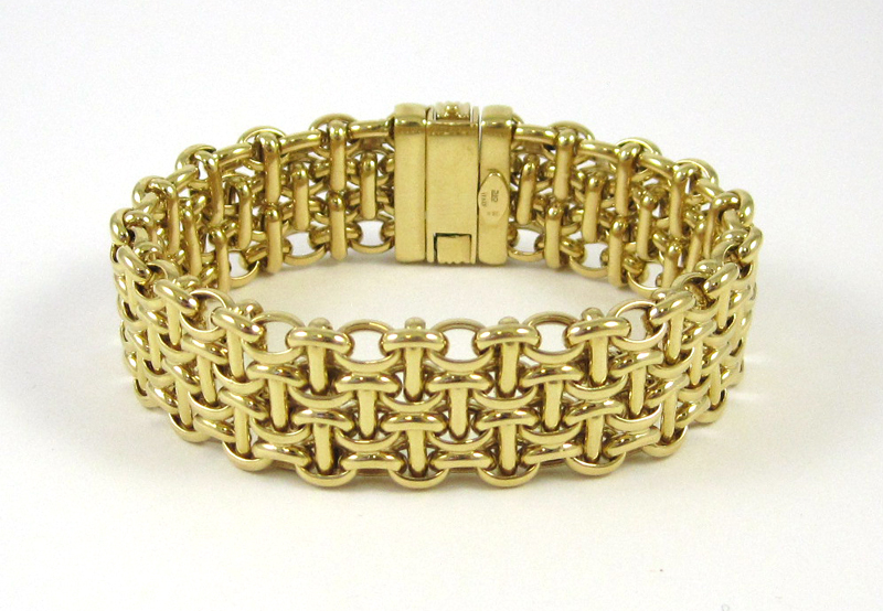 Appraisal: ITALIAN EIGHTEEN KARAT GOLD BRACELET weighing grams The yellow gold