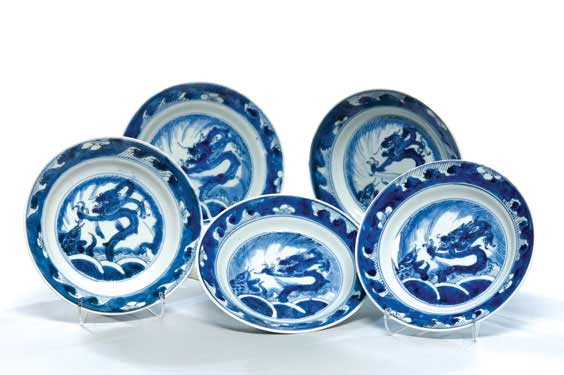 Appraisal: ANTIQUE BLUE AND WHITE DISHES Set of five Chinese late