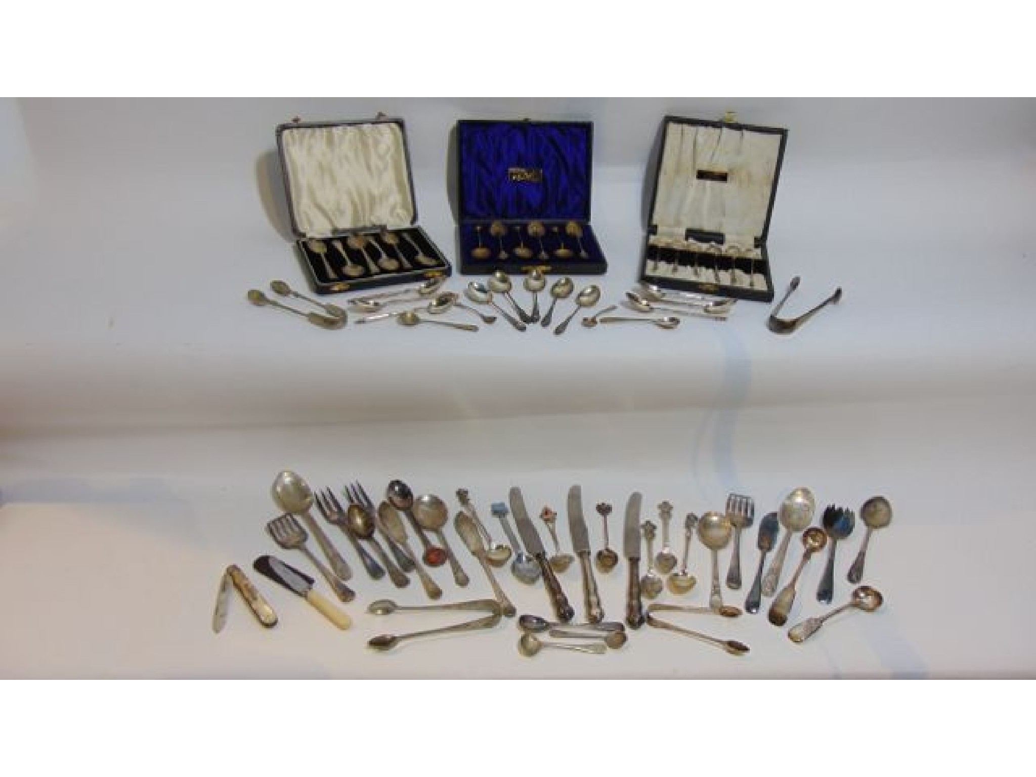 Appraisal: A cased set of six silver teaspoons Sheffield with flared