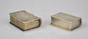 Appraisal: Two th century Russian snuff boxes in the form of