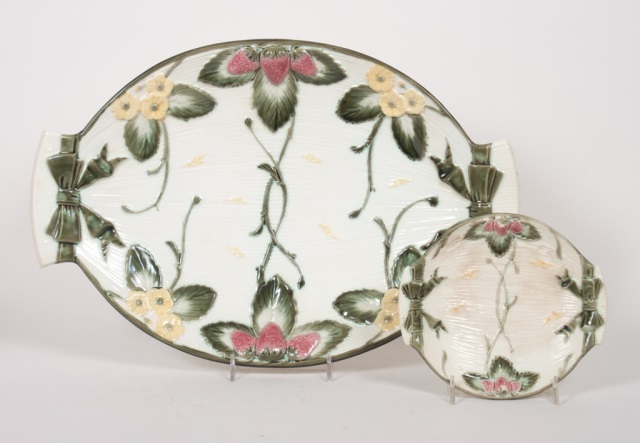 Appraisal: Wedgwood -piece majolica strawberry set late th century all pieces