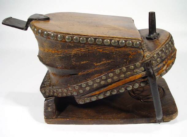 Appraisal: Large set of oak and leather foot operated bellows cm